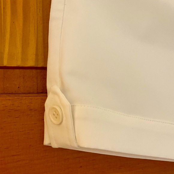 Adres. Very short white shorts 😹 Size 4, little below waist - Picture 3 of 5